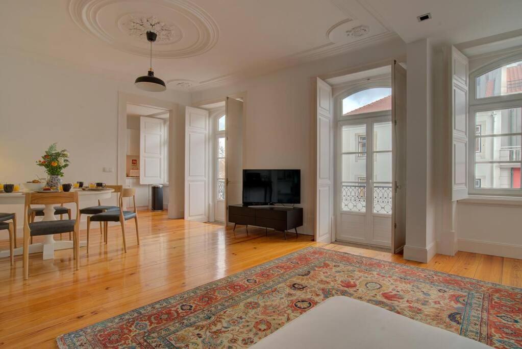 Tracey & Neill's Place In Principe Real Apartamento *